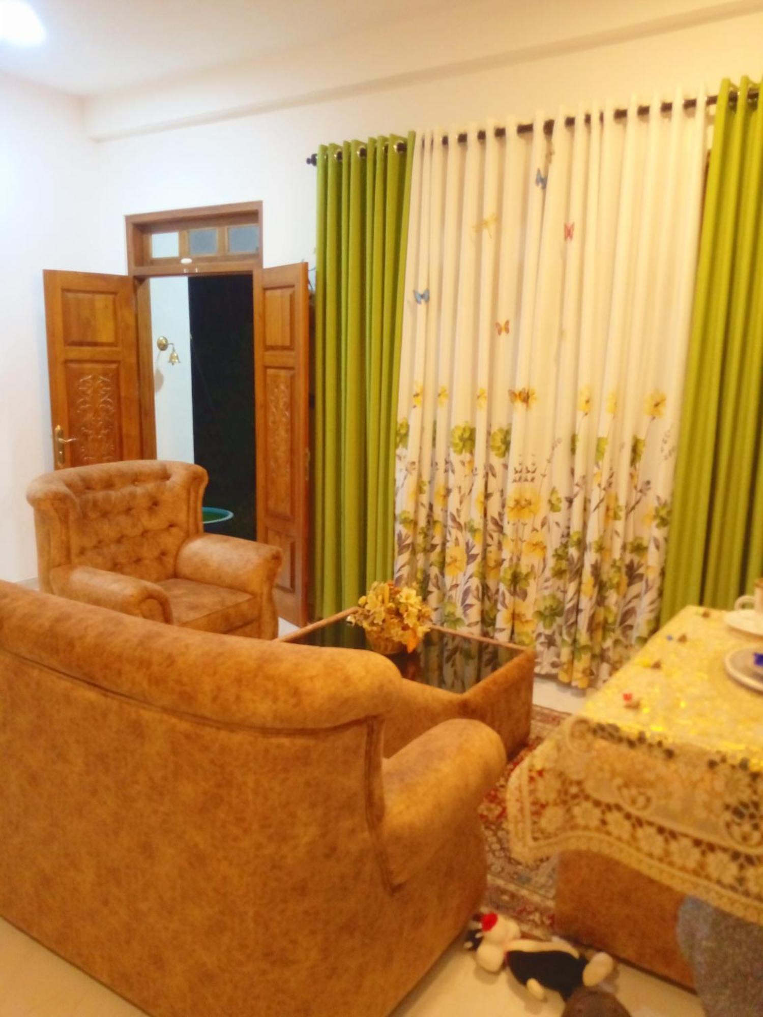 Alexandra Home For Foreign Tourists Only Гампола Экстерьер фото