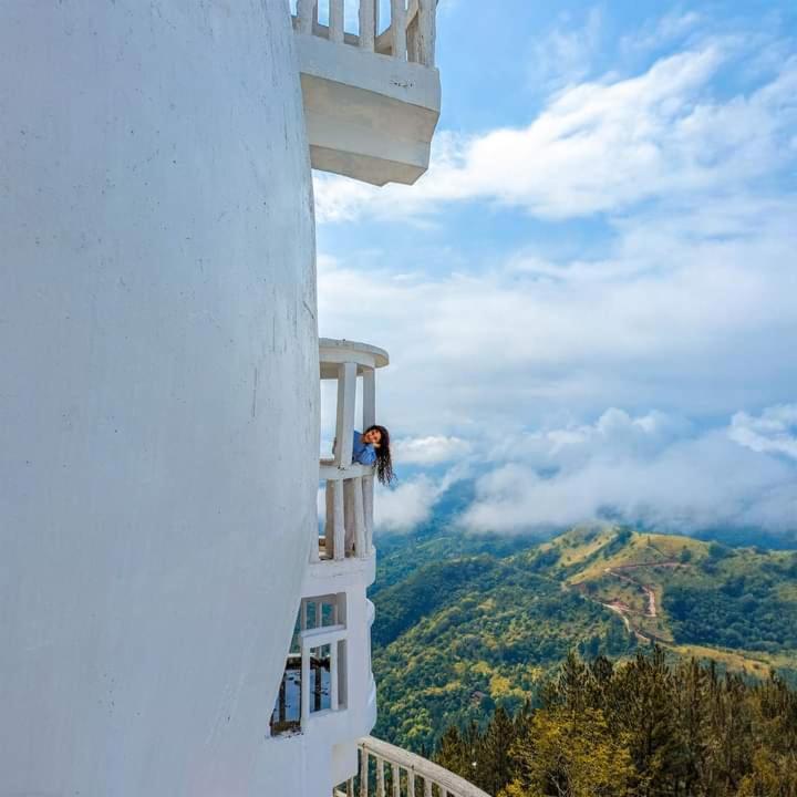 Alexandra Home For Foreign Tourists Only Гампола Экстерьер фото
